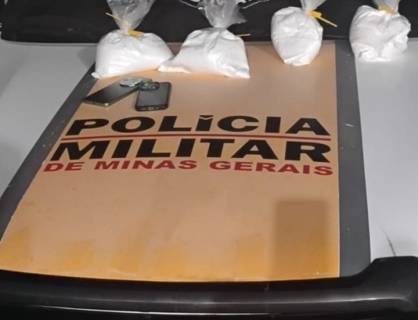 Polícia Rodoviária apreende 4 kg de sibutramina em ação na MGC-497; homem é preso após tentar fugir da blitz